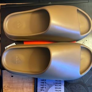 Brown Yeezy slides mens 12